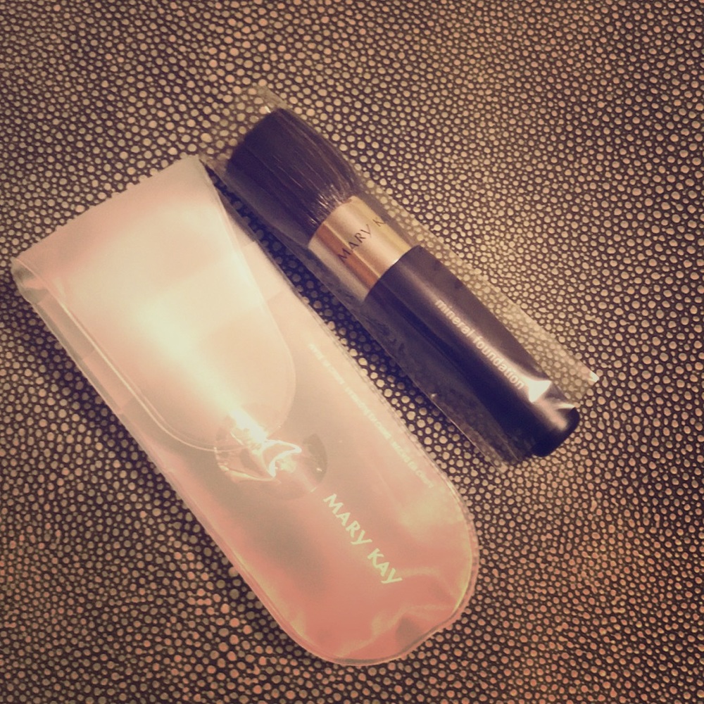 Mary Kay mineral foundation brush